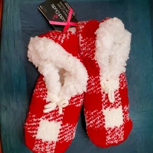 Cuddle Duds Fuzzy Slippers